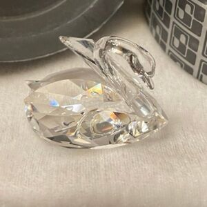 Swarovski Clear Crystal Swan Figurine with Silver-Branded Tin Art No 7633